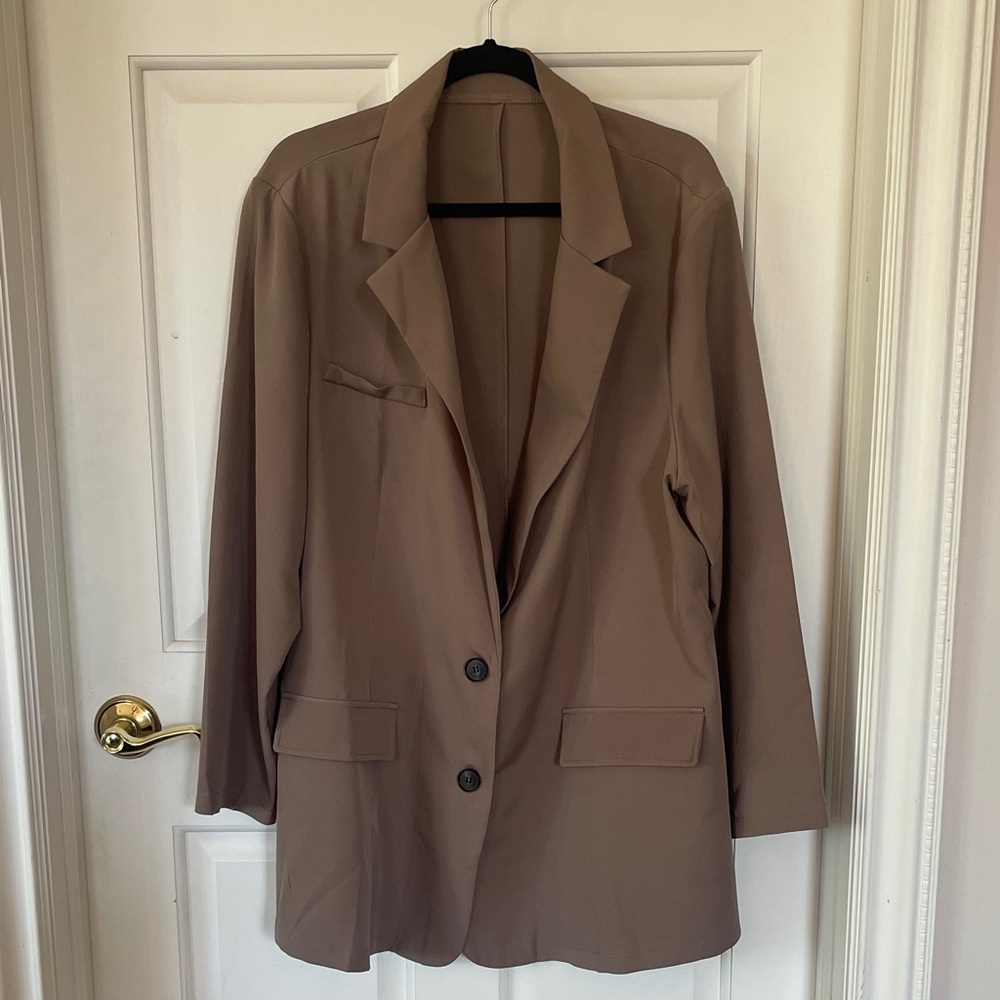 SHEIN Classic Brown Blazer